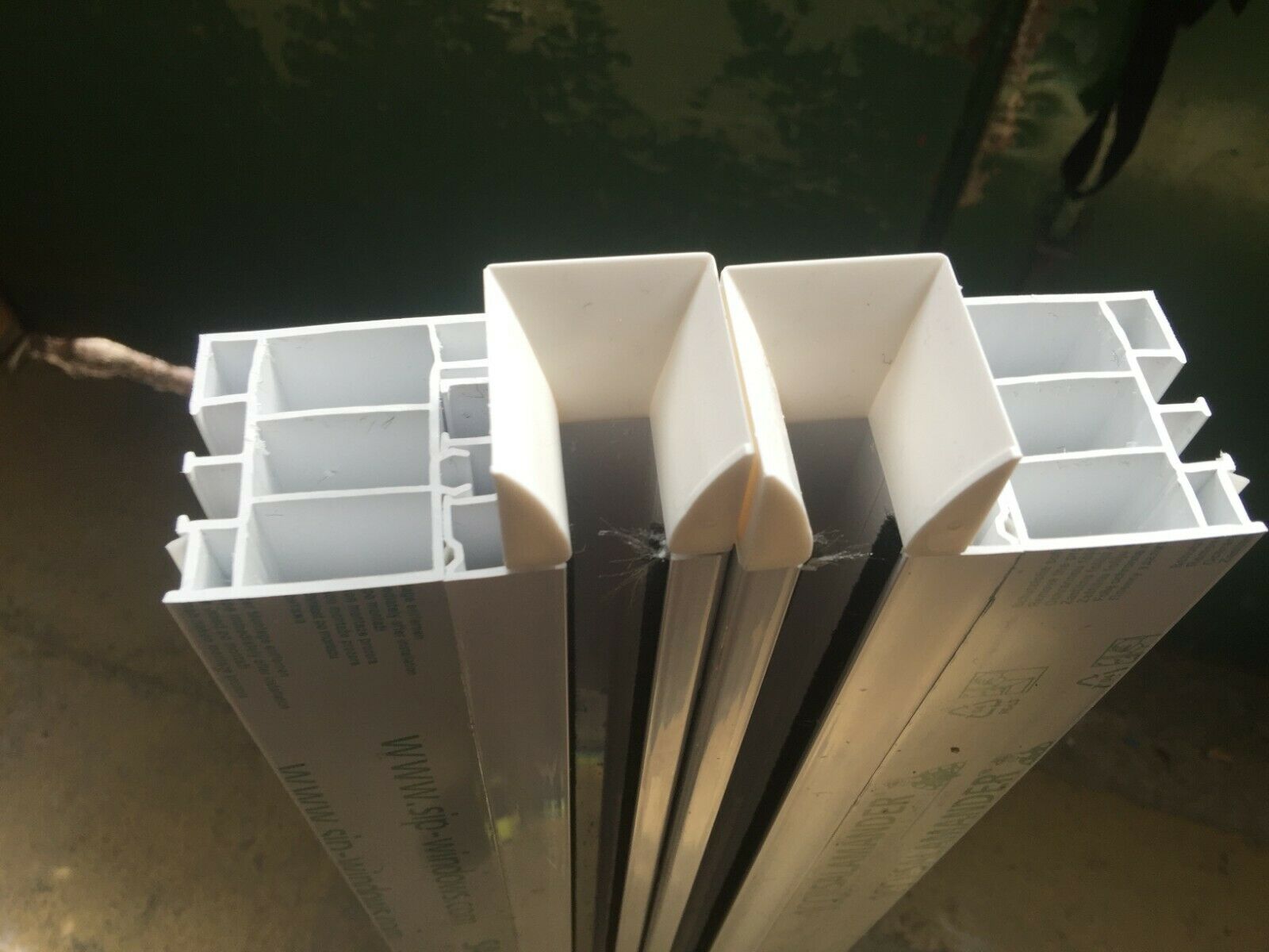 Rolladenschienen Rolladendeckel 1 Paar Einlauftrichter PVC Führung Rollo Panzer
