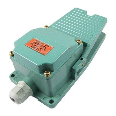 sourcingmap AC 250V 15A 1NO 1NC Momentan Pedal Pedal Fußschalter w Kabelverschraubung